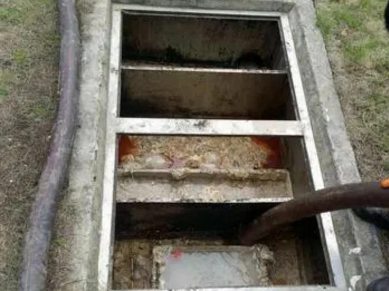 谢通门隔油池清理