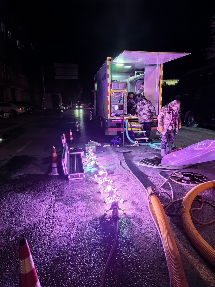 谢通门管道非开挖修复